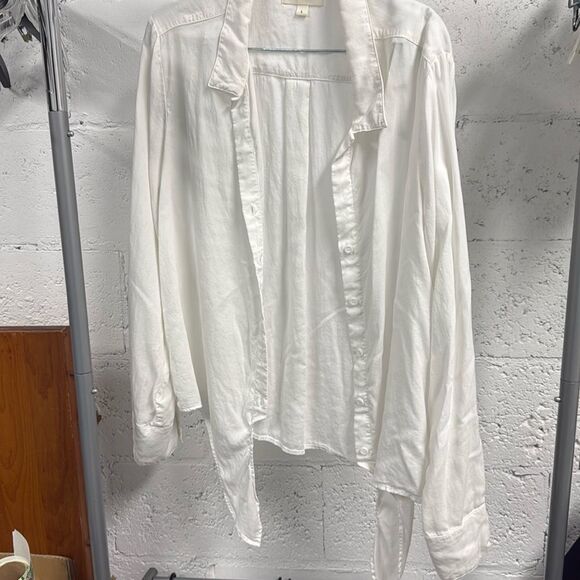 White Button Down with Tie on Bottom - Size Large - Cloth & Stone - Picture 1 of 4